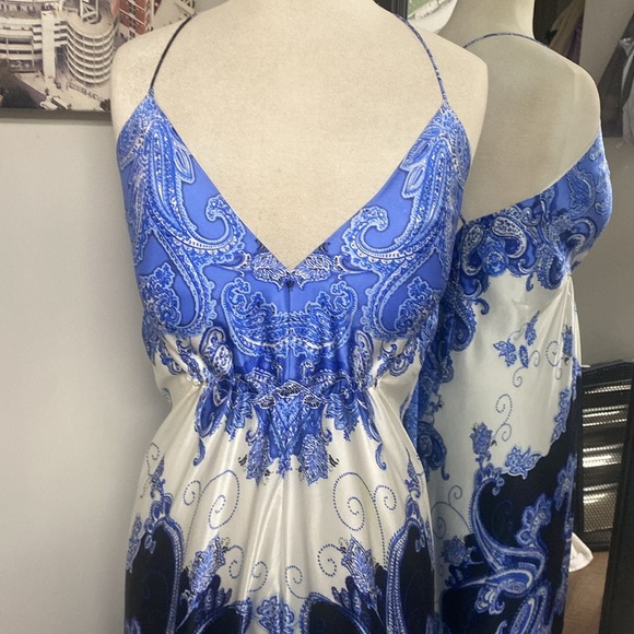 Vintage Silk Elegant Floral Paisley Pattern VNeck Backless Dress w/long train - Picture 4 of 15